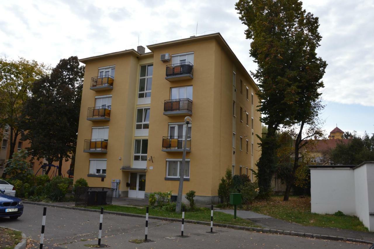 Res Apartman エゲル エクステリア 写真