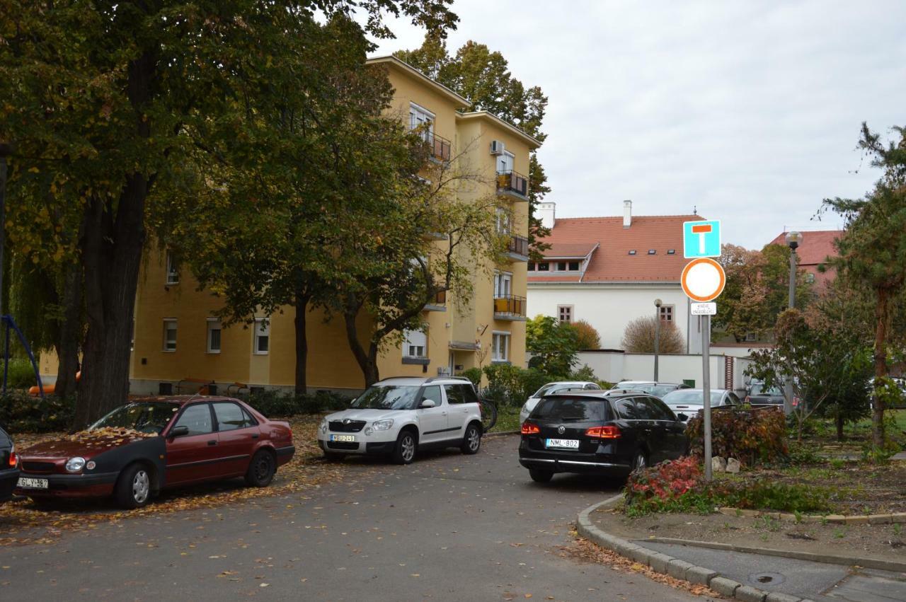 Res Apartman エゲル エクステリア 写真